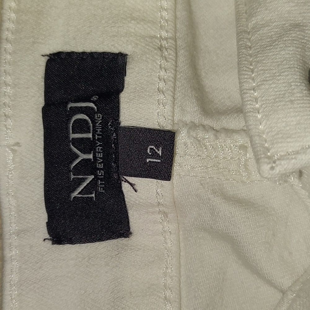 NYDJ Marilyn Straight Lift Lux Capri Jeans - Picture 8 of 10